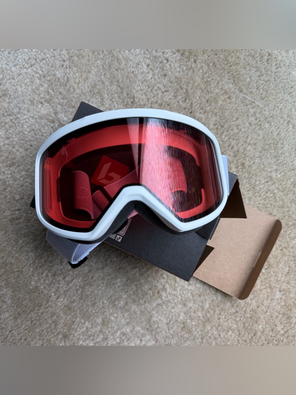 bolle White Frame Red Lens Ski/Snowboard Goggles